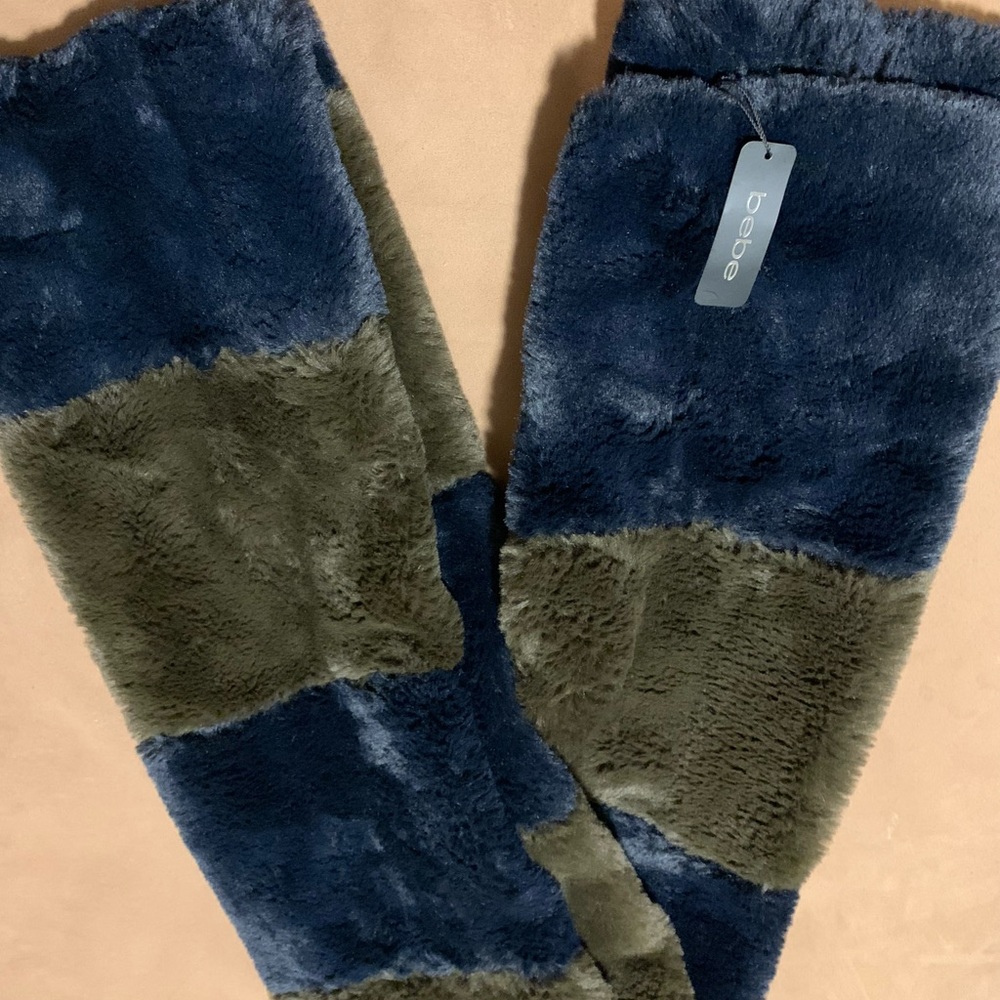 bebe extra long faux fur scarf/wrap w color blocking, NWT